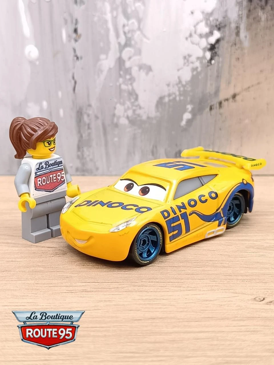 Voiture Cars Cruz Ramirez - Jouet neuf (CBS11)